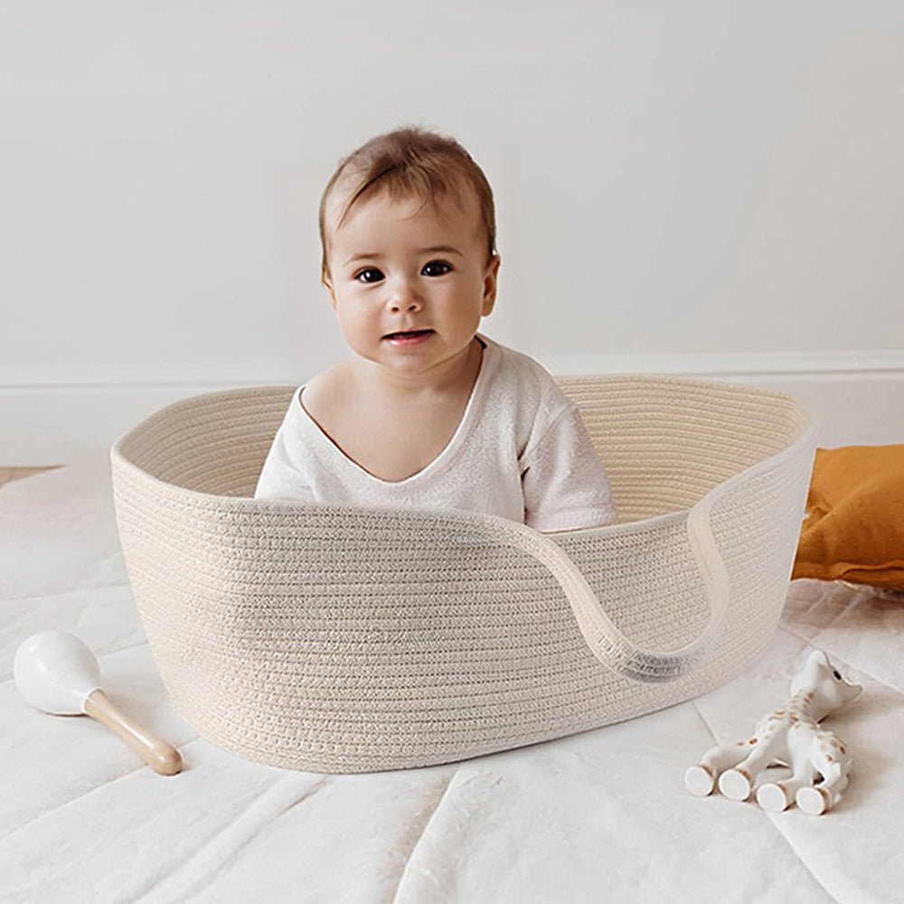 Couffin Bébé en Osier: Confort, Élégance et Sécurité Réunis - Doux Berceau